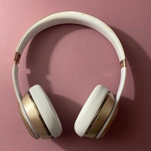 Beats by Dre Wireless Headphones (Bluetooth)